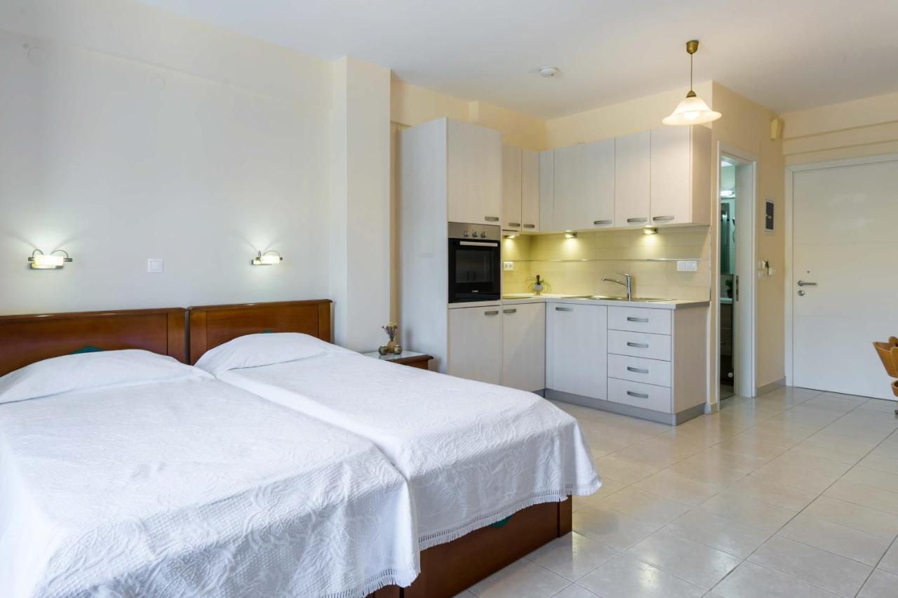 Rouchotas Apartments 아르고스톨리온 외부 사진